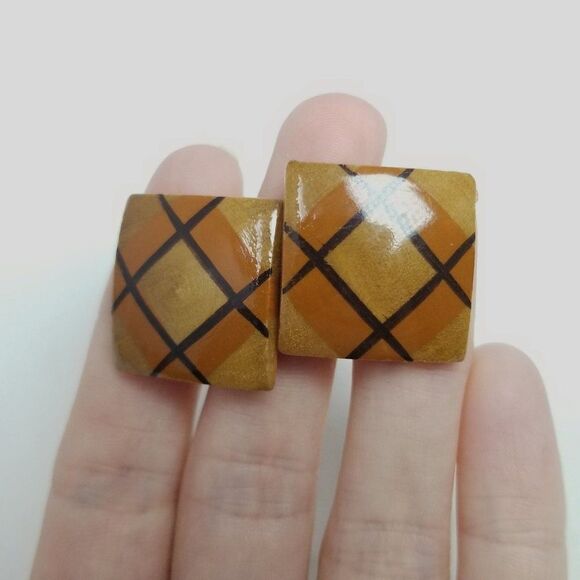 Vintage 70s Style Painted Wood Square Clip On Earrings, Plaid Geometic Pattern - Picture 3 of 5
